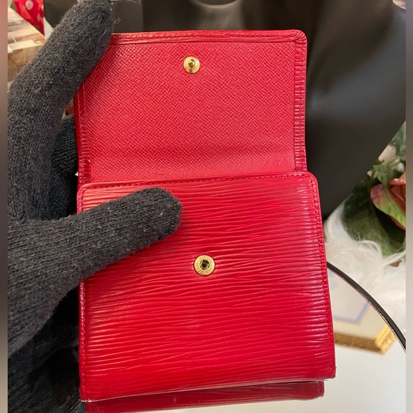 LOUIS VUITTON Leather Epi Snap Wallet - Picture 8 of 16